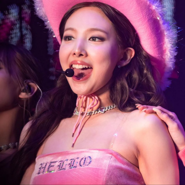 K-pop Armpits